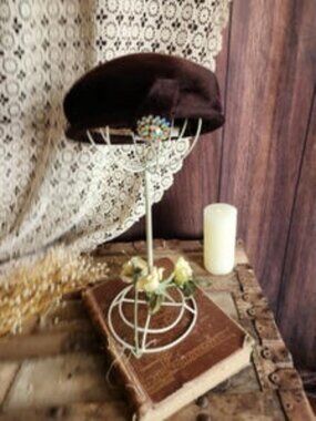 Vintage 1940s 1950s Hat, Jaccard Exclusive Brown Felt Pillbox with Brooch and Ha
